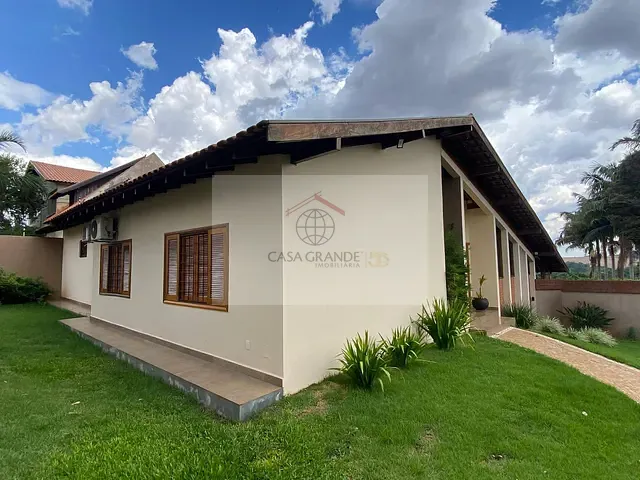 Casa com 1166m² 3 quartos e 3 banheiros, à venda, no bairro Jardim Caviúna em Rolândia