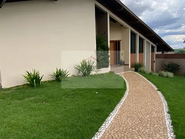 Casa com 1166m² 3 quartos e 3 banheiros, à venda, no bairro Jardim Caviúna em Rolândia