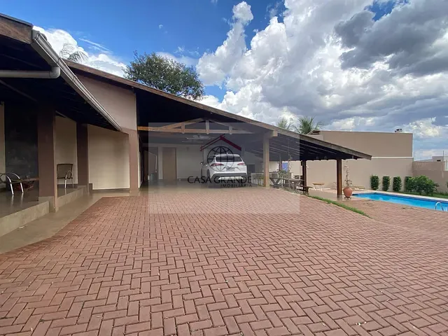 Casa com 1166m² 3 quartos e 3 banheiros, à venda, no bairro Jardim Caviúna em Rolândia