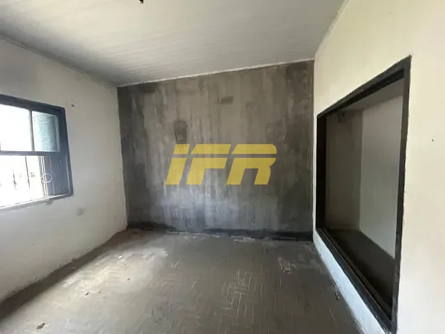 Casa 4 quartos e 2 banheiros, à venda, no bairro Vila São José em Taubaté