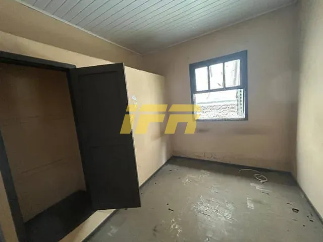 Casa 4 quartos e 2 banheiros, à venda, no bairro Vila São José em Taubaté
