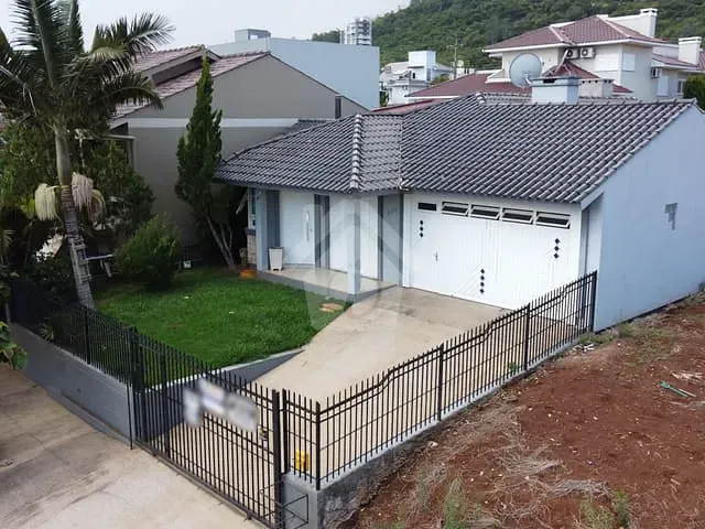 Casa com 166m² 3 quartos e 2 banheiros, à venda, no bairro Centro Administrativo em Teutônia