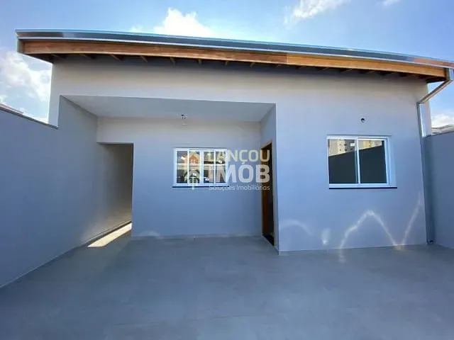 Casa 3 quartos e 2 banheiros, à venda, no bairro Residencial Santa Giovana em Jundiaí