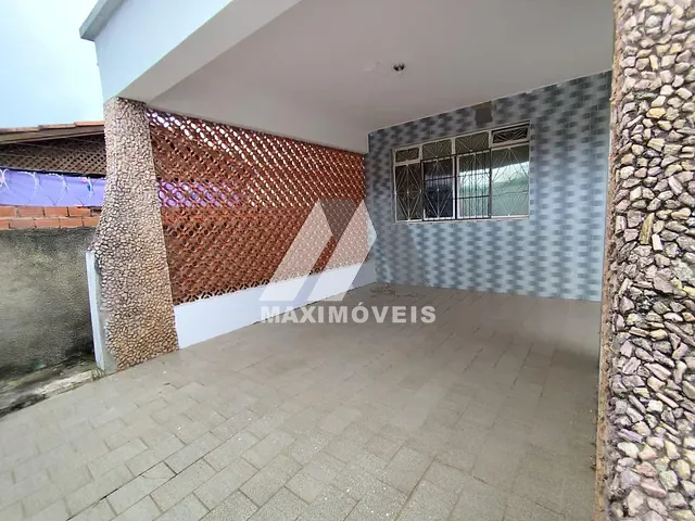 Casa com 580m² 4 quartos e 2 banheiros, à venda ou para alugar, no bairro Santa Tereza em Araçuaí