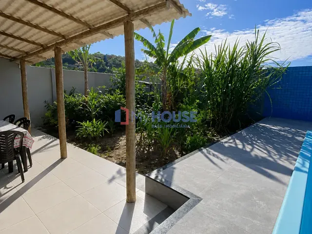 Casa 3 quartos e 2 banheiros, à venda, no bairro Olivença em Ilhéus