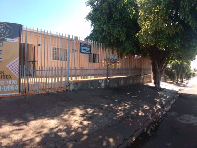 Casa com 300m² 3 quartos e 2 banheiros, à venda, no bairro Parque Residencial Ana Rosa em Cambé