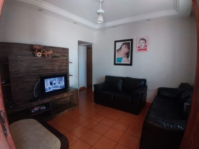 Casa com 300m² 3 quartos e 2 banheiros, à venda, no bairro Parque Residencial Ana Rosa em Cambé