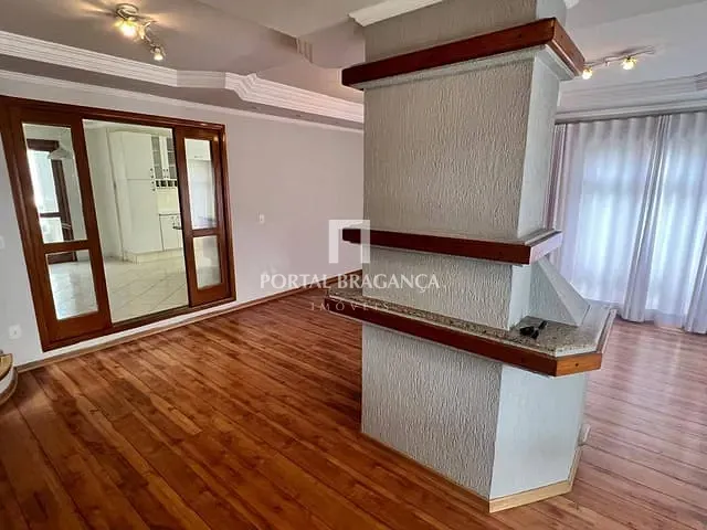 Casa com 600m² 5 quartos e 7 banheiros, à venda, no bairro Residencial Colinas de São Francisco em Bragança Paulista