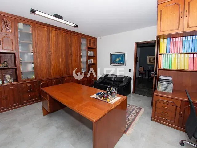 Casa com 349m² 4 quartos e 5 banheiros, à venda, no bairro Batel em Curitiba