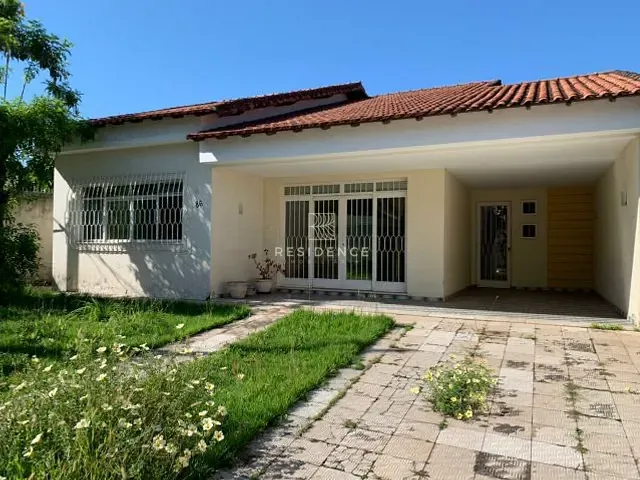 Casa 3 quartos e 2 banheiros, à venda, no bairro Jardim Amália em Volta Redonda