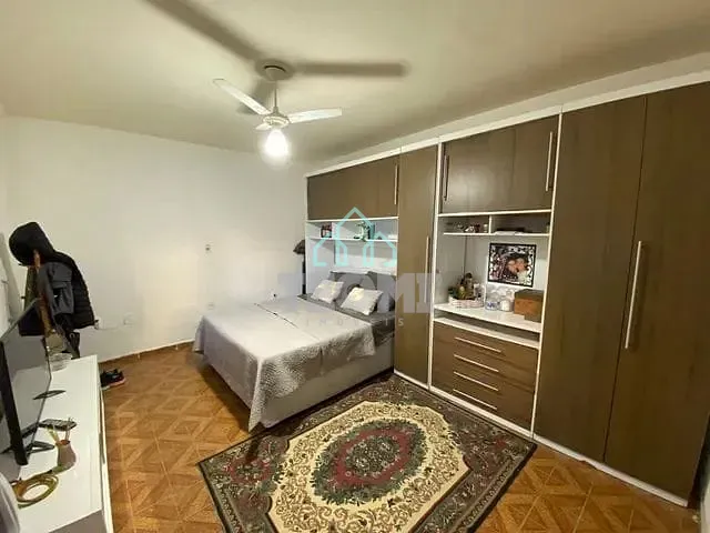 Casa com 300m² 4 quartos e 3 banheiros, à venda, no bairro Jardim da Luz em Taubaté