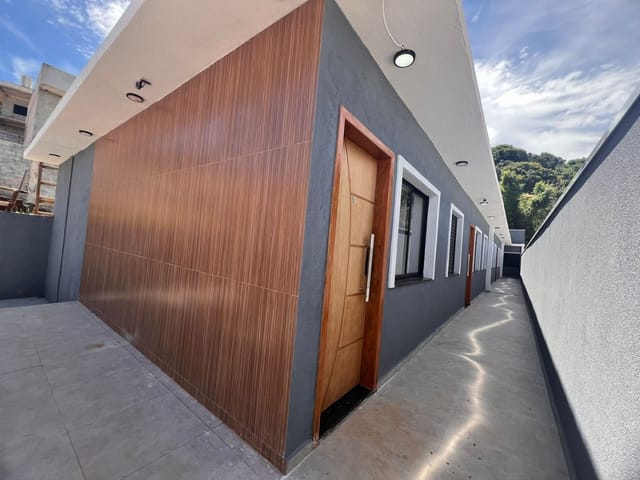 Casa 2 quartos e 1 banheiro, à venda, no bairro Villa Garden em Extrema