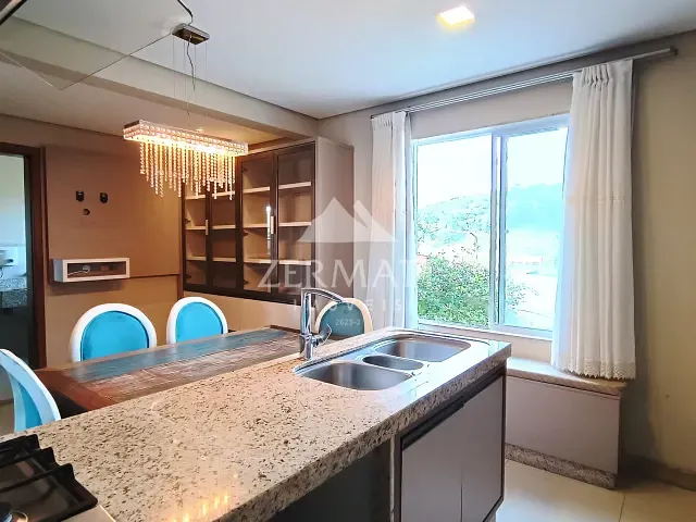 Casa 3 quartos e 5 banheiros, à venda, no bairro Itoupava Norte em Blumenau