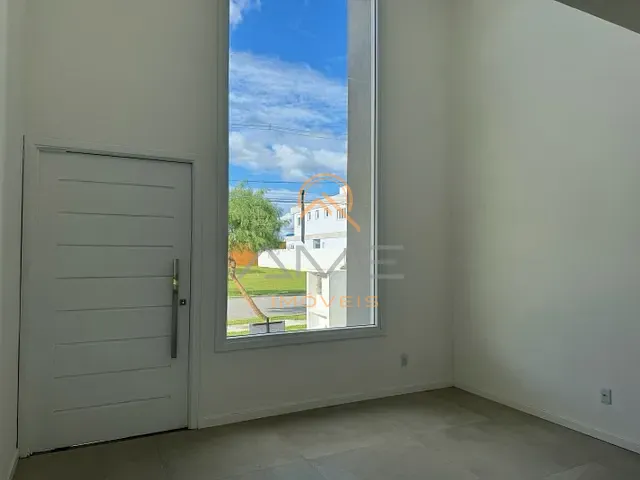 Casa com 400m² 3 quartos e 3 banheiros, à venda, no bairro Laranjal em Pelotas