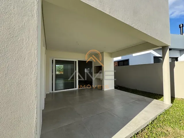 Casa com 400m² 3 quartos e 3 banheiros, à venda, no bairro Laranjal em Pelotas