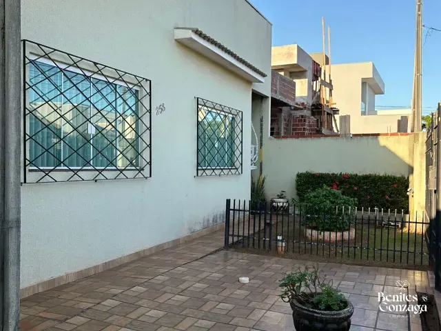Casa 3 quartos e 2 banheiros, à venda, no bairro Jd Santa Rosa em Mandaguaçu