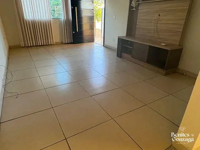Casa 3 quartos e 2 banheiros, à venda, no bairro Jd Santa Rosa em Mandaguaçu