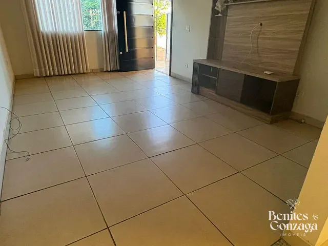 Casa 3 quartos e 2 banheiros, à venda, no bairro Jd Santa Rosa em Mandaguaçu