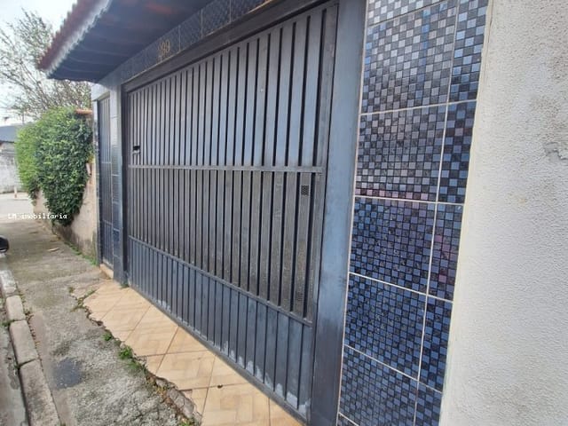 Casa com 125m² 2 quartos e 3 banheiros, à venda, no bairro Vila Santa Maria em Poá