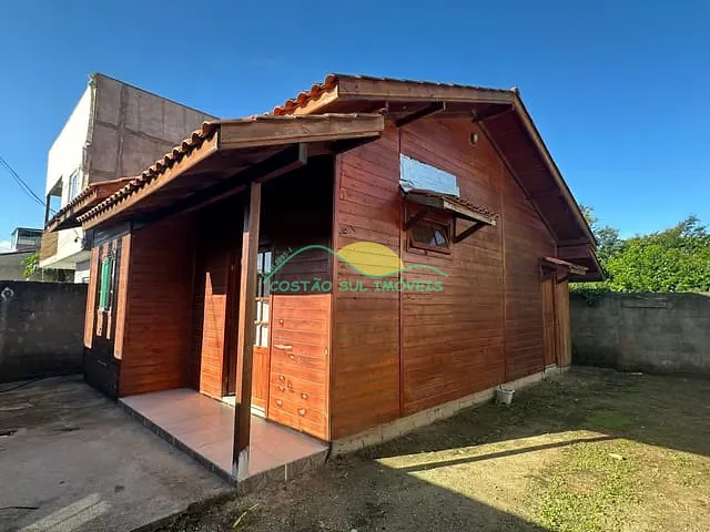 Casa com 230m² 2 quartos e 1 banheiro, para alugar, no bairro Ribeirão da Ilha em Florianópolis