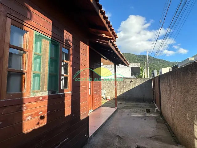 Casa com 230m² 2 quartos e 1 banheiro, para alugar, no bairro Ribeirão da Ilha em Florianópolis