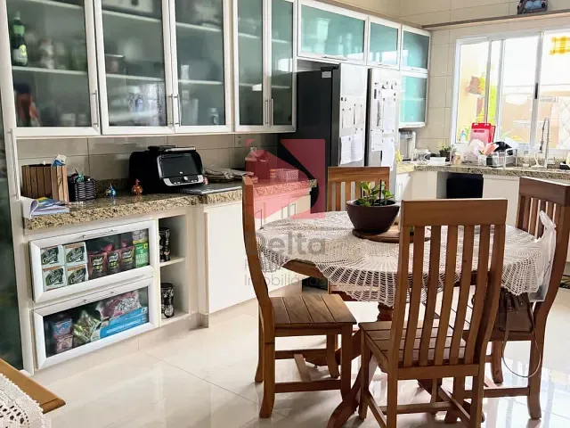 Casa 3 quartos e 2 banheiros, à venda, no bairro Centro em Pirassununga