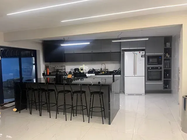 Casa com 320m² 3 quartos e 5 banheiros, à venda ou para alugar, no bairro Jardim Virginia Bianca em São Paulo