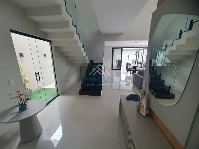 Casa com 300m² 4 quartos e 5 banheiros, à venda, no bairro Parque Cecap em Jundiaí