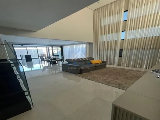 Casa com 300m² 4 quartos e 5 banheiros, à venda, no bairro Parque Cecap em Jundiaí