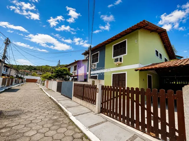 Casa 2 quartos e 2 banheiros, à venda, no bairro Maria Paula em São Gonçalo