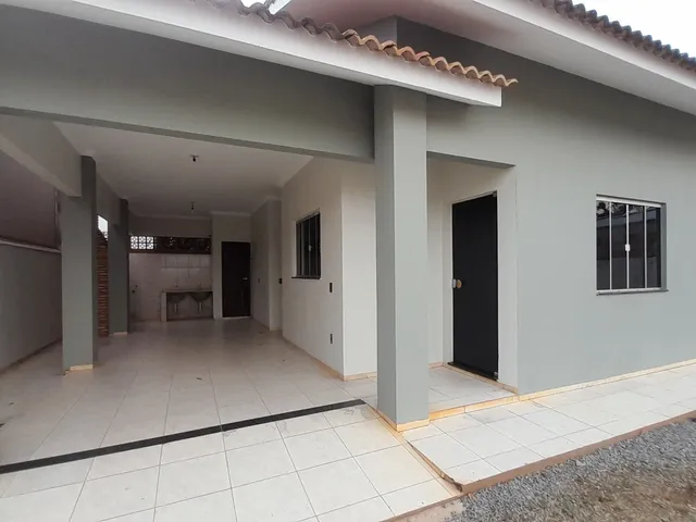 Casa 3 quartos e 2 banheiros, à venda ou para alugar, no bairro Residencial das Acácias em Nova Mutum