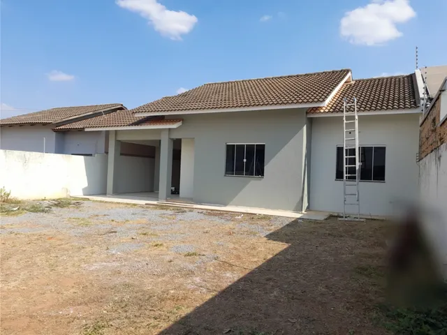 Casa 3 quartos e 2 banheiros, à venda ou para alugar, no bairro Residencial das Acácias em Nova Mutum