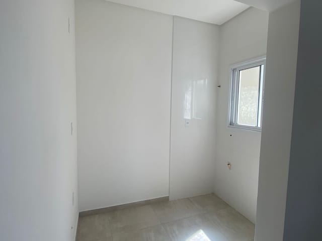 Casa à venda, no bairro Balneário Pereque em Porto Belo