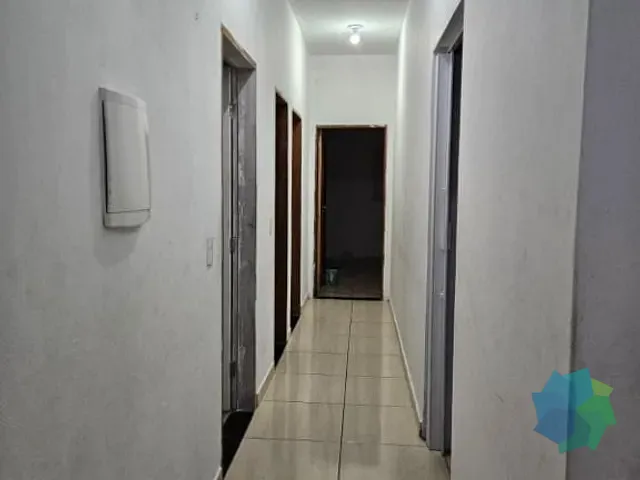 Casa com 180m² 3 quartos e 2 banheiros, à venda, no bairro Parque Imperial em Salto