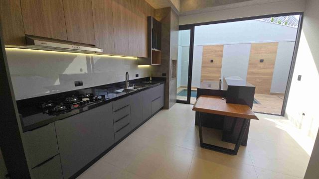 Casa com 161m² 3 quartos e 3 banheiros, à venda, no bairro Jardim Brasil em Maringá