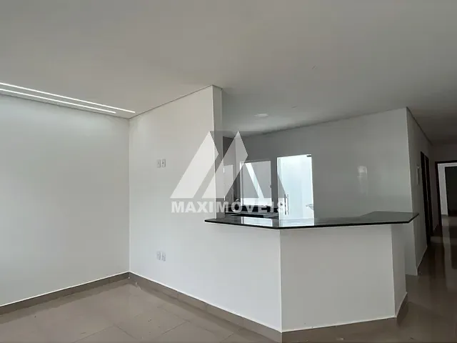 Casa com 180m² 2 quartos e 2 banheiros, à venda, no bairro São Francisco em Araçuaí