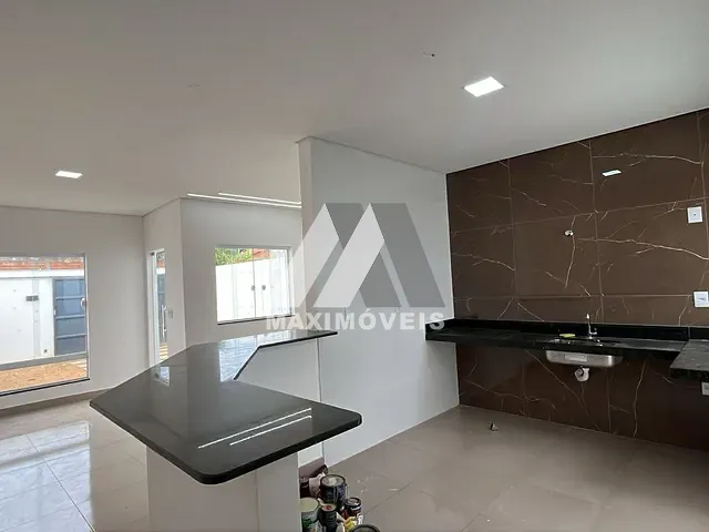 Casa com 180m² 2 quartos e 2 banheiros, à venda, no bairro São Francisco em Araçuaí