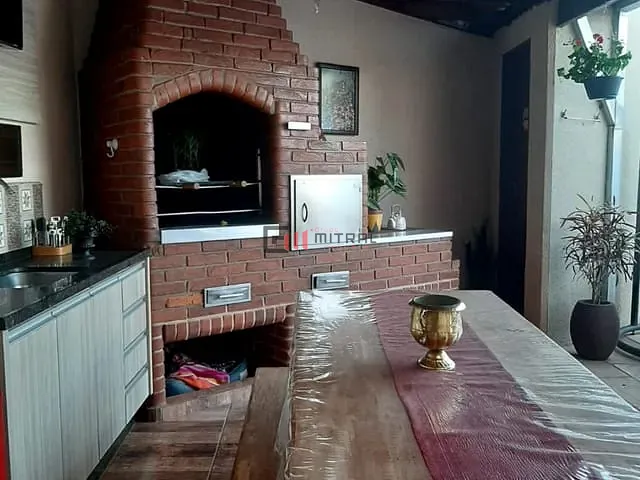 Casa com 260m² 3 quartos e 3 banheiros, à venda, no bairro Califórnia em Londrina