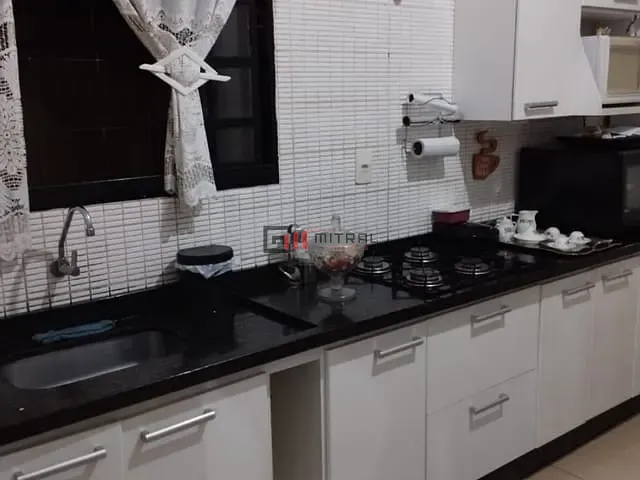 Casa com 260m² 3 quartos e 3 banheiros, à venda, no bairro Califórnia em Londrina