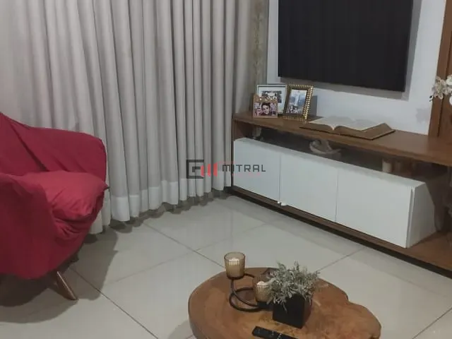 Casa com 260m² 3 quartos e 3 banheiros, à venda, no bairro Califórnia em Londrina