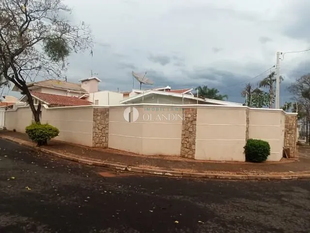 Casa com 360m² 2 quartos e 2 banheiros, à venda, no bairro Jardim Resek II em Artur Nogueira