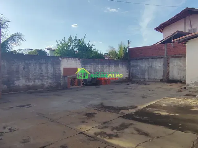 Casa com 300m², à venda, no bairro Lourival Parente em Teresina