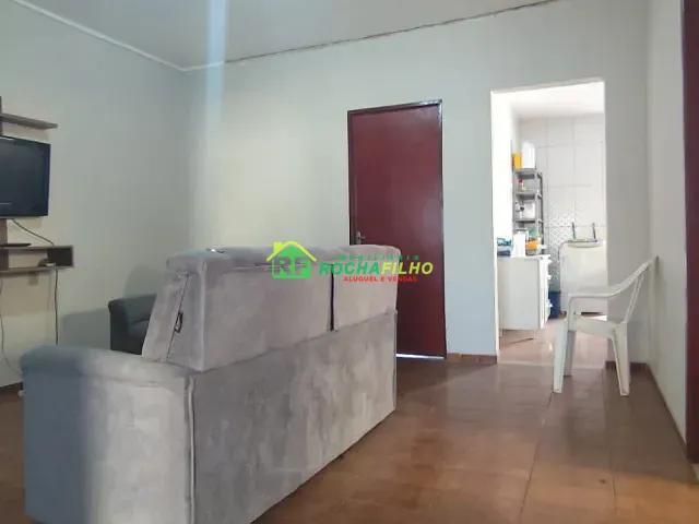 Casa com 300m², à venda, no bairro Lourival Parente em Teresina