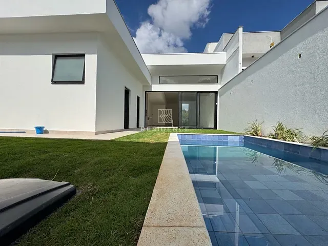 Casa 3 quartos e 4 banheiros, à venda, no bairro Jardim Amália em Volta Redonda