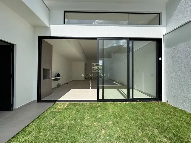 Casa 3 quartos e 4 banheiros, à venda, no bairro Jardim Amália em Volta Redonda