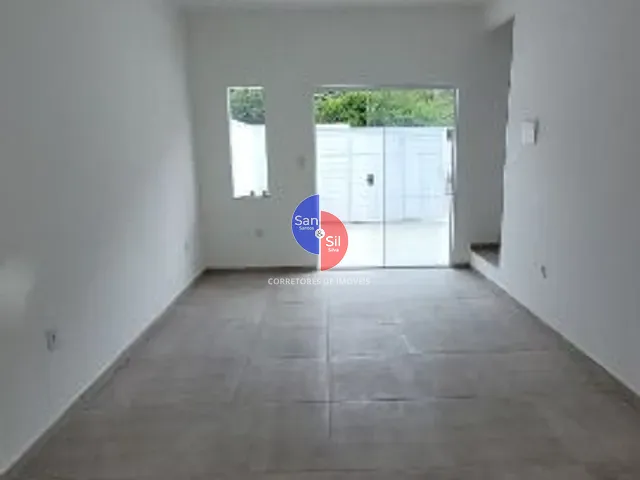 Casa com 80m² 2 quartos e 2 banheiros, à venda, no bairro Praia de Olaria (Guia de Pacobaíba) em Magé