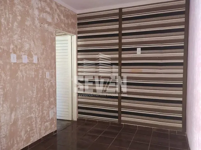 Casa com 275m² 2 quartos e 2 banheiros, à venda, no bairro Jardim Ouro Verde em Bauru