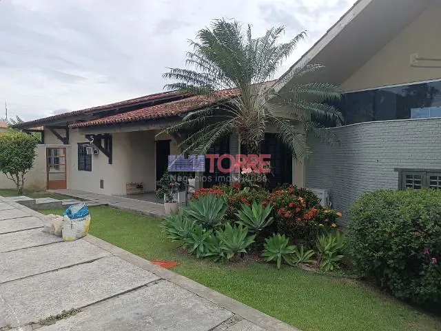 Casa com 1034m² 5 quartos e 6 banheiros, à venda ou para alugar, no bairro Nova Califórnia em Itabuna