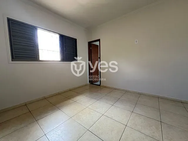 Casa 3 quartos e 2 banheiros, para alugar, no bairro Veredas da Cidade em Araxá