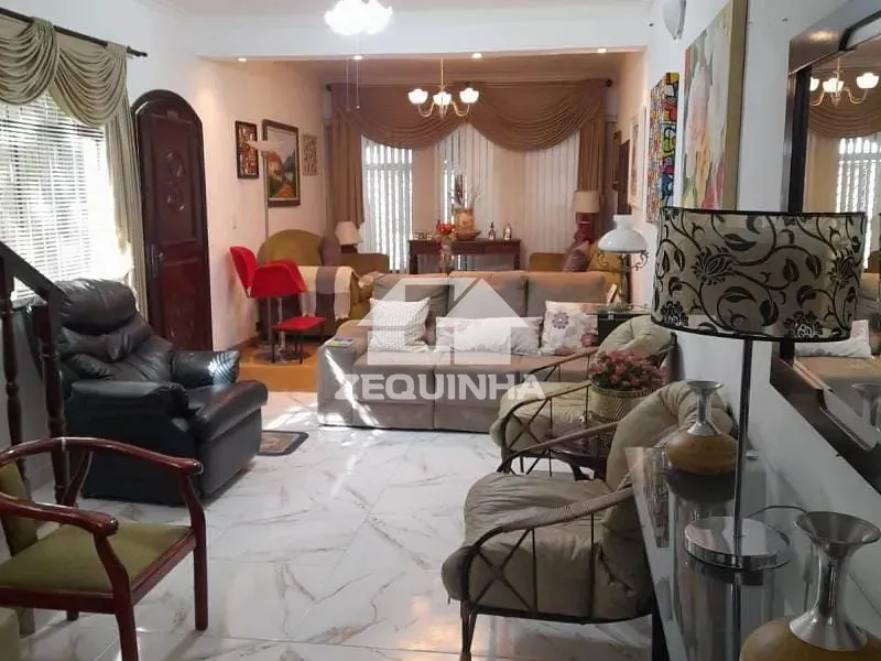 Casa, 4 quartos, 180 m² - Foto 1